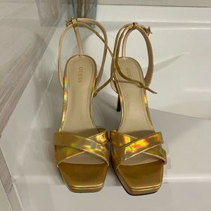 NWOT GUESS holographic gold strappy heels 6.5